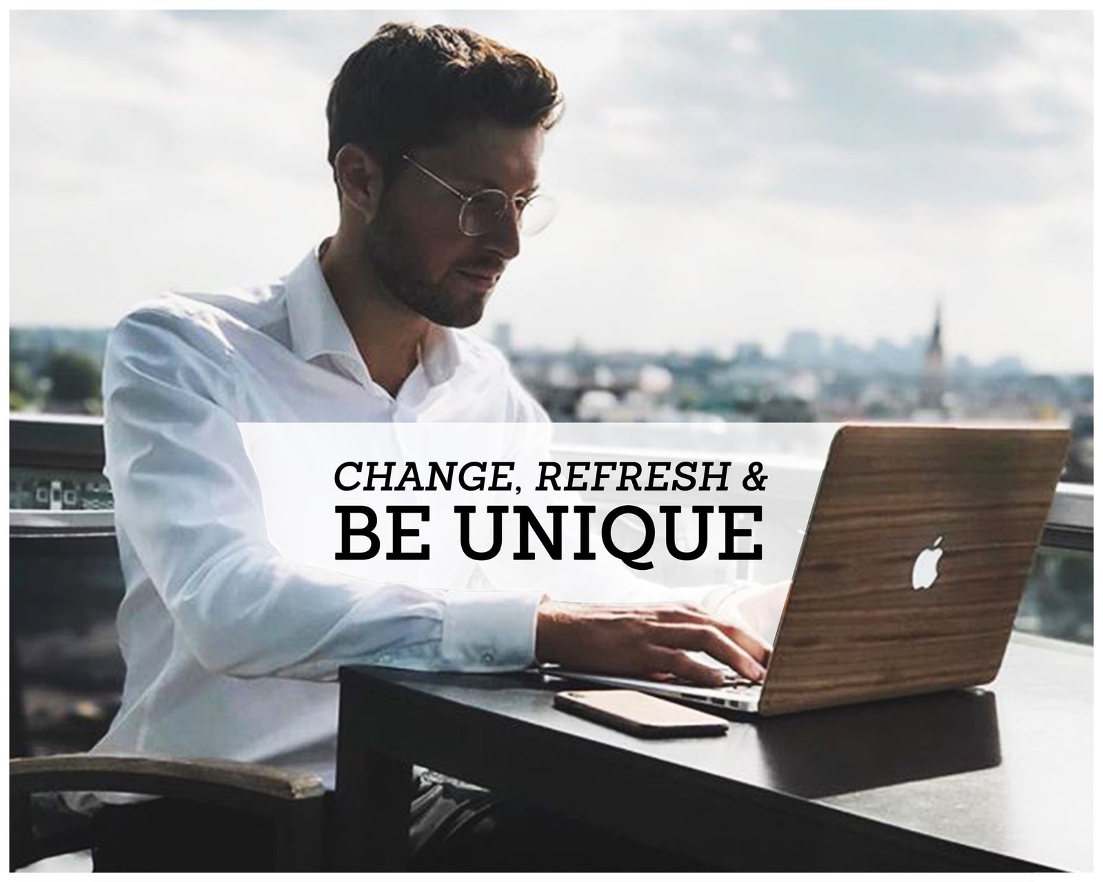 MACBOOK PROTECTIVE CASE - Made of Real Hay - KORNBLUAMA BLAU